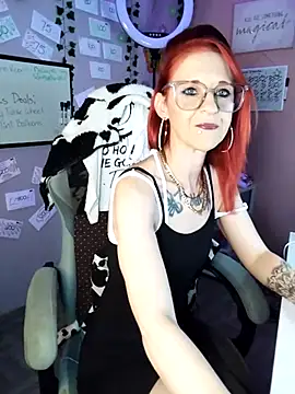 Purple2StayThnxx online show from 11.27.25