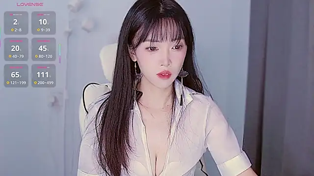 Snapshot of XiaoNana_ chatting on 10.25.25 XiaoNana online show from 10.25.25