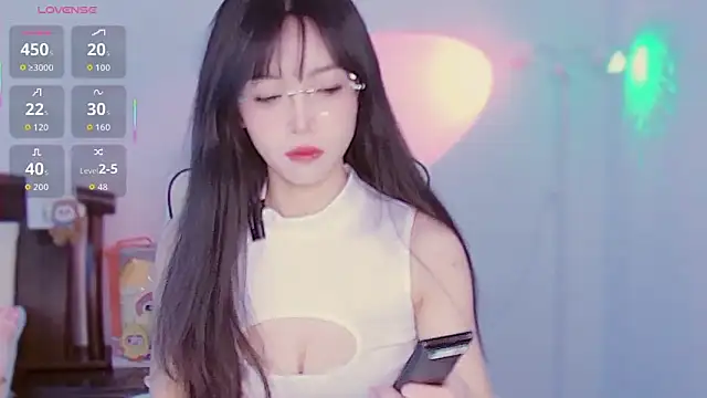 Snapshot of XiaoNana_ chatting on 12.15.25 XiaoNana online show from 12.15.25