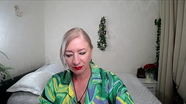 Snapshot of hunters_woman chatting on 07.07.26 hunters woman online show from 07.07.26