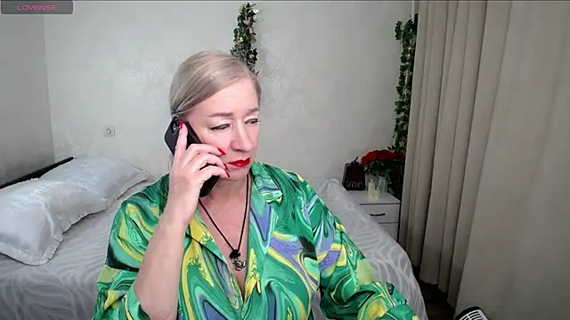 Snapshot of hunters_woman chatting on 07.12.26 hunters woman online show from 07.12.26