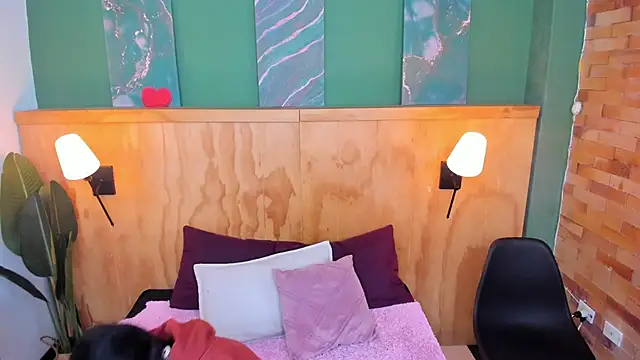 milavega  online show from 12.04.25