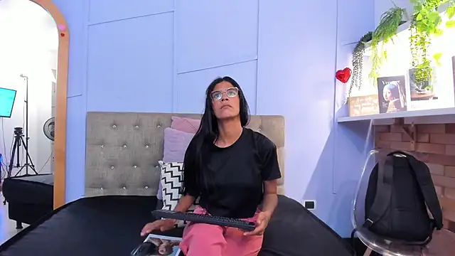 milavega  online show from 03.31.26