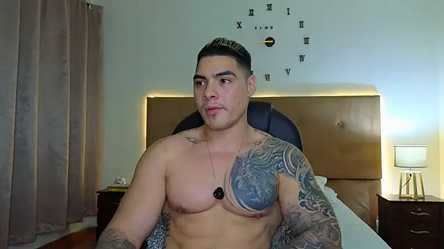 Snapshot of Steven_Velez chatting on 11.07.25 Steven Velez online show from 11.07.25