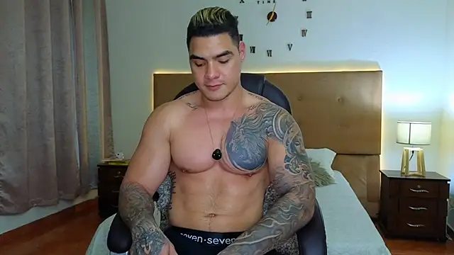 Snapshot of Steven_Velez chatting on 12.02.25 Steven Velez online show from 12.02.25