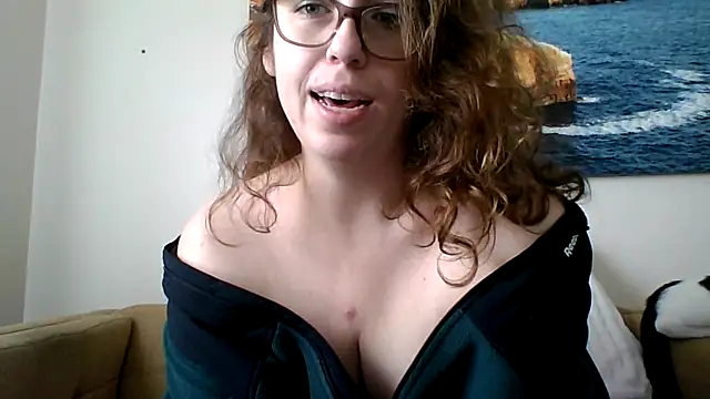 Snapshot of sweetsocalgirl chatting on 03.15.26 sweetsocalgirl online show from 03.15.26