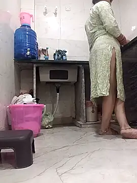 Snapshot of kajal_01raj chatting on 10.31.25 kajal 01raj online show from 10.31.25