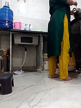 Snapshot of kajal_01raj chatting on 11.08.25 kajal 01raj online show from 11.08.25