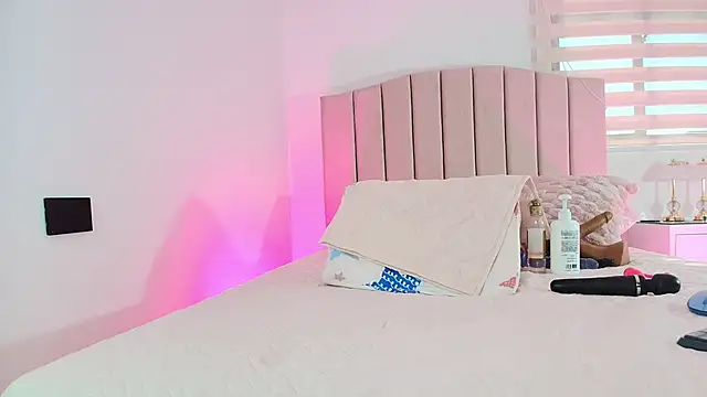 cataleya ebony  online show from 11.05.25