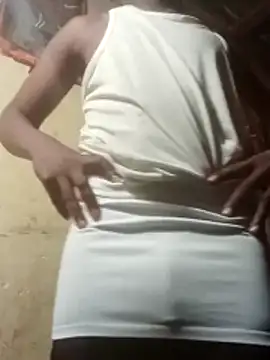 Snapshot of franceew chatting on 03.13.26 franceew online show from 03.13.26