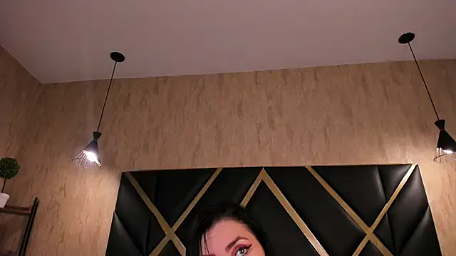 Snapshot of MeganHoffmaan chatting on 09.10.25 MeganHoffmaan online show from 09.10.25