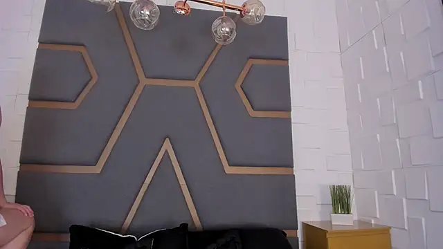 Snapshot of MeganHoffmaan chatting on 09.20.25 MeganHoffmaan online show from 09.20.25