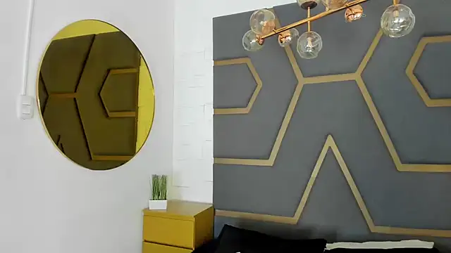 Snapshot of MeganHoffmaan chatting on 10.07.25 MeganHoffmaan online show from 10.07.25