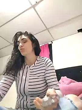 Snapshot of MeganHoffmaan chatting on 11.08.25 MeganHoffmaan online show from 11.08.25