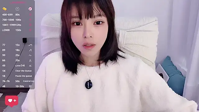 Snapshot of yara_hot1 chatting on 12.15.25 yara hot1 online show from 12.15.25