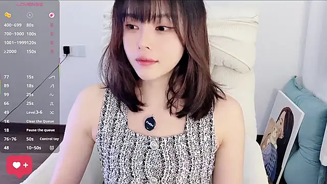 Snapshot of yara_hot1 chatting on 04.24.26 yara hot1 online show from 04.24.26