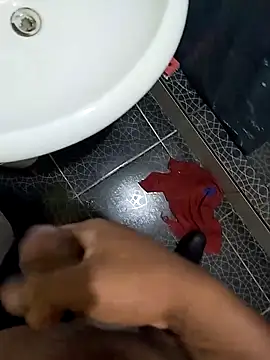 Snapshot of Lale-Adrian chatting on 11.28.25 Lale-Adrian online show from 11.28.25