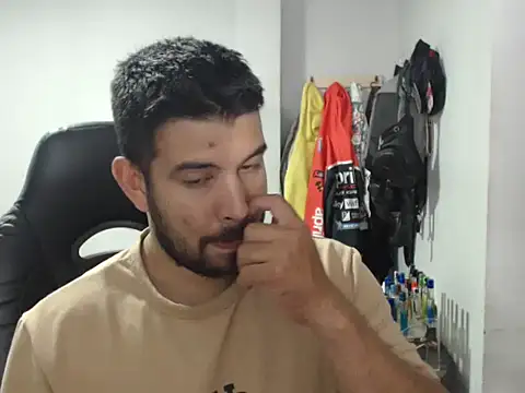 Axel11113 online show from 11.24.25