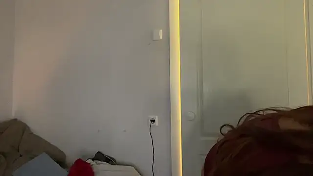 Vivalenti Kiss online show from 12.17.25