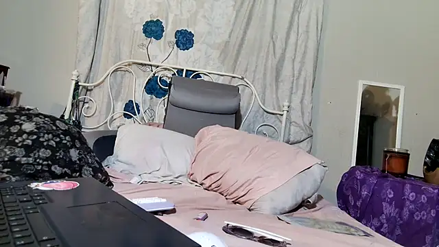 g0lden are0las89 online show from 03.18.26