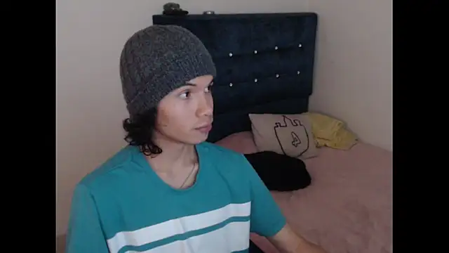 Snapshot of Xoxo_Smiles chatting on 09.19.25 Xoxo Smiles online show from 09.19.25