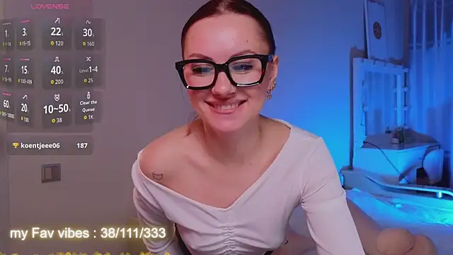 Snapshot of Ginger_Jessy_ chatting on 04.28.26 Ginger Jessy online show from 04.28.26