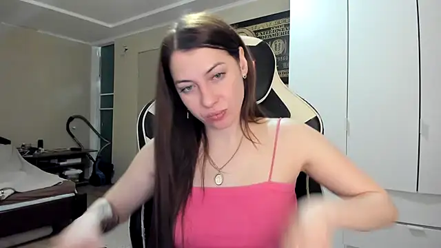 EmiLovsi online show from 05.05.26