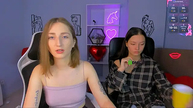 eva smiith  online show from 10.17.25