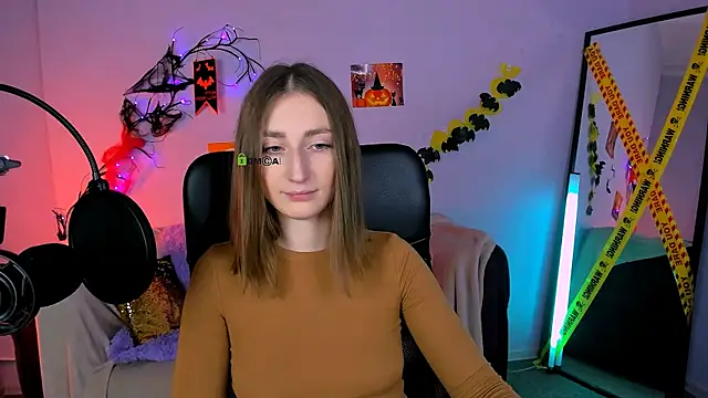 eva smiith  online show from 11.03.25