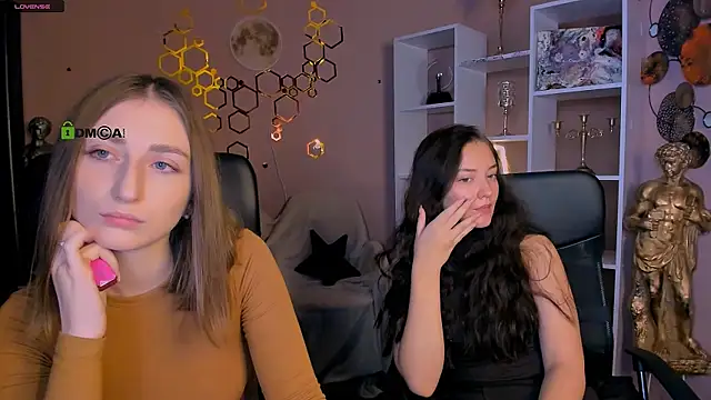 eva smiith  online show from 11.26.25