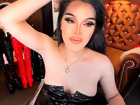 Snapshot of devongarcia chatting on 09.22.25 devongarcia online show from 09.22.25