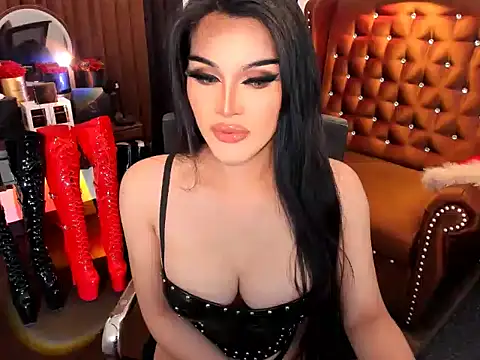 Snapshot of devongarcia chatting on 09.25.25 devongarcia online show from 09.25.25