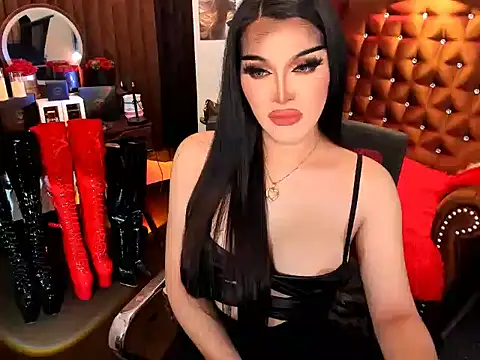 Snapshot of devongarcia chatting on 10.12.25 devongarcia online show from 10.12.25