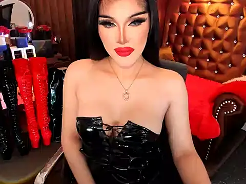 Snapshot of devongarcia chatting on 10.21.25 devongarcia online show from 10.21.25