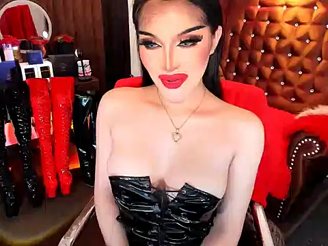Snapshot of devongarcia chatting on 10.22.25 devongarcia online show from 10.22.25