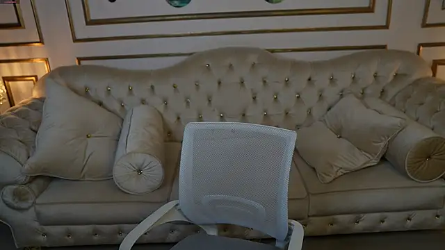 Snapshot of Esmie_Smile chatting on 10.09.25 Esmie Smile online show from 10.09.25