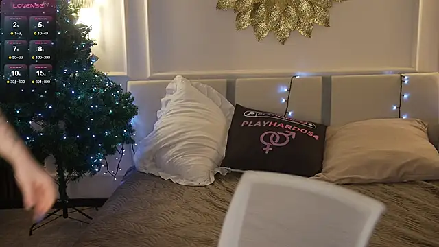 Esmie Smile online show from 01.11.26