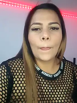 Snapshot of camila_rogue chatting on 09.11.25 camila rogue online show from 09.11.25