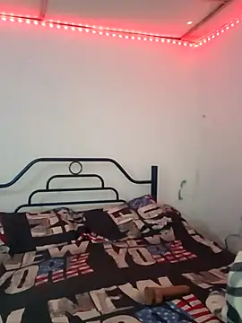 Snapshot of camila_rogue chatting on 09.13.25 camila rogue online show from 09.13.25