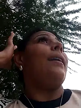 Snapshot of camila_rogue chatting on 10.05.25 camila rogue online show from 10.05.25