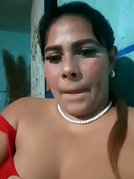 Snapshot of camila_rogue chatting on 10.12.25 camila rogue online show from 10.12.25