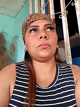 Snapshot of camila_rogue chatting on 10.14.25 camila rogue online show from 10.14.25