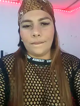 Snapshot of camila_rogue chatting on 10.18.25 camila rogue online show from 10.18.25