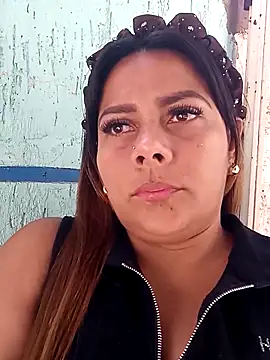 Snapshot of camila_rogue chatting on 10.19.25 camila rogue online show from 10.19.25