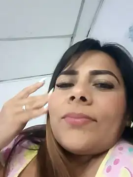 Snapshot of camila_rogue chatting on 10.25.25 camila rogue online show from 10.25.25