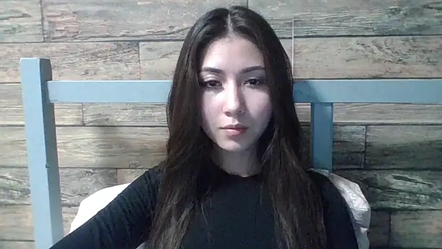 Virginia Hicks online show from 10.04.25