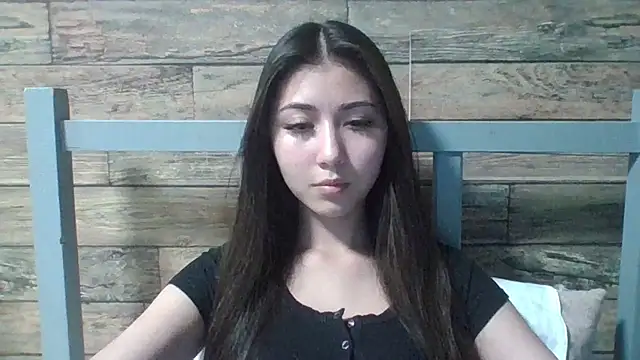 Virginia Hicks online show from 10.05.25