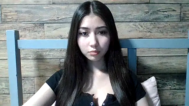 Virginia Hicks online show from 11.22.25