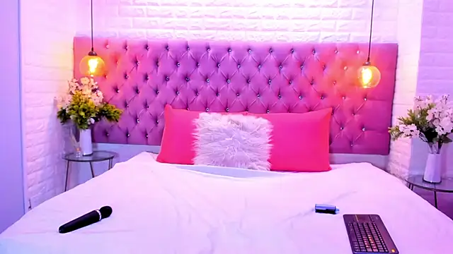 Snapshot of amber_sparkle chatting on 09.19.25 amber sparkle online show from 09.19.25