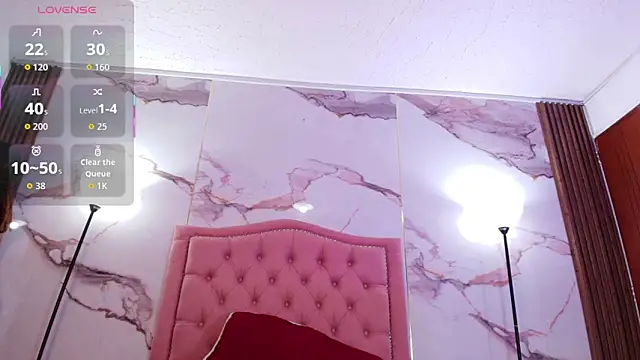 AlyaThompson online show from 10.15.25